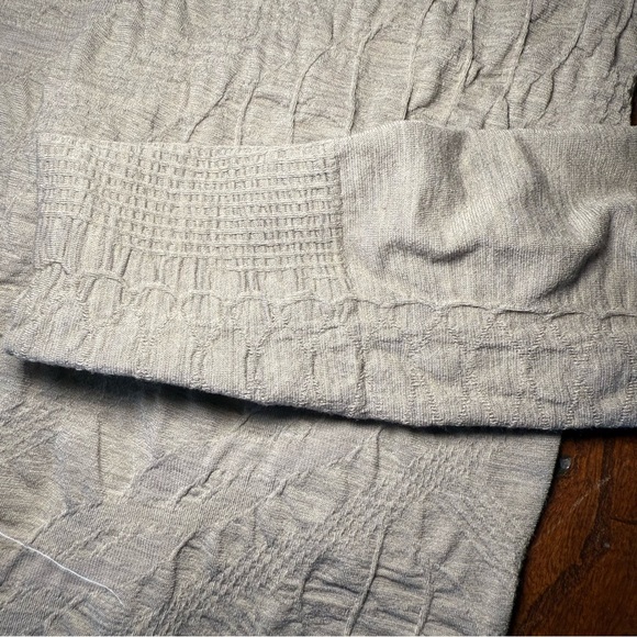 Athleta Tan/Khaki Long Sleeve Top M - Picture 4 of 8